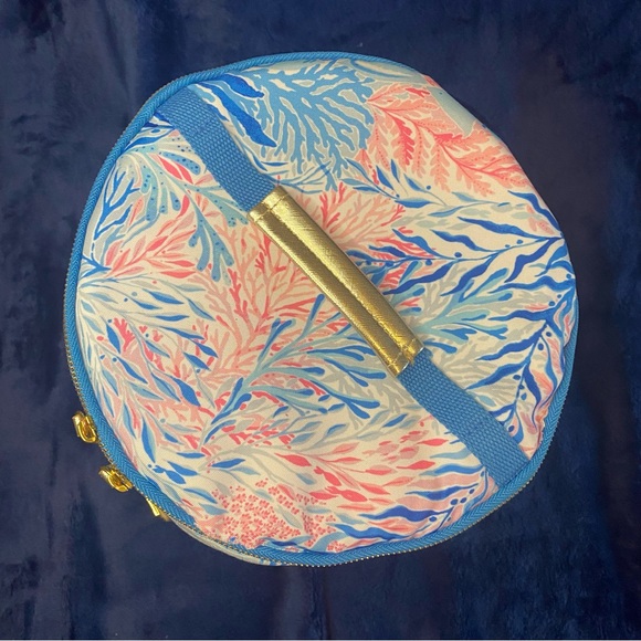 Lilly Pulitzer Soft Shell Insulated Zip up Cooler with Handle in Blue / Pink - Picture 5 of 10